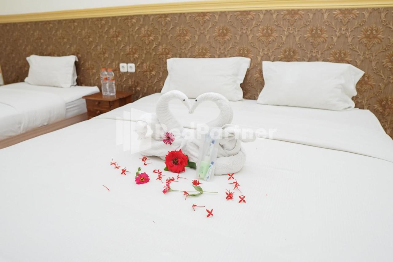Adisa Homestay Near Saiful Anwar 玛琅 外观 照片