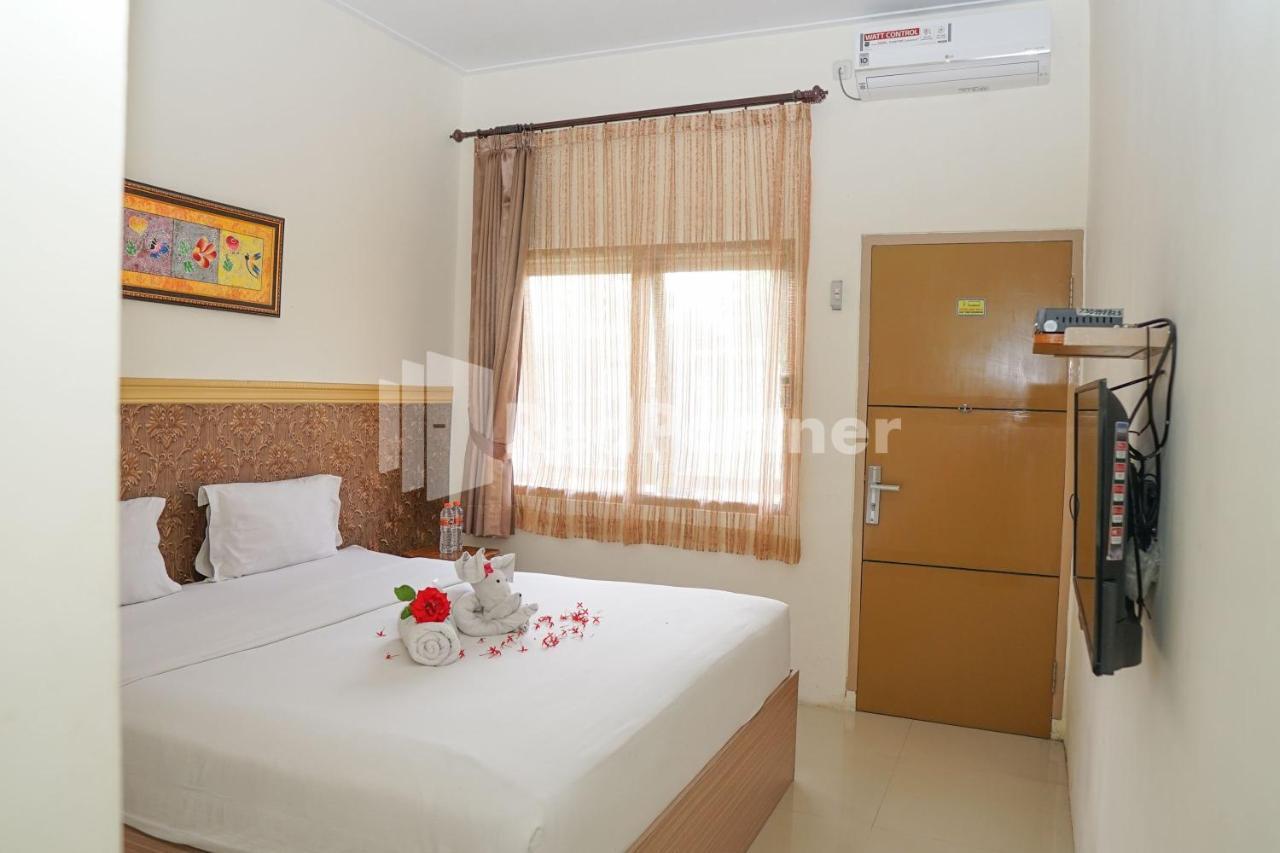 Adisa Homestay Near Saiful Anwar 玛琅 外观 照片